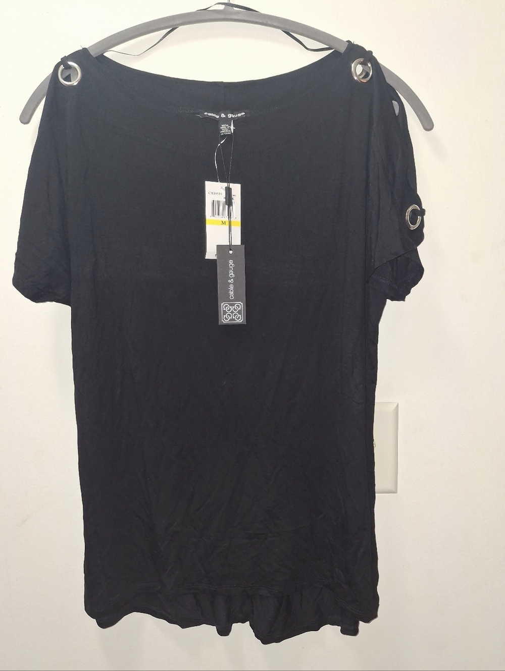 Cable & Gauge Black Short Sleeve Tee Medium, with Shoulder Grommets NWT